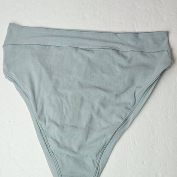 COPY - SKIMS SUMMER MESH PANTY NWT - Picture 8 of 10